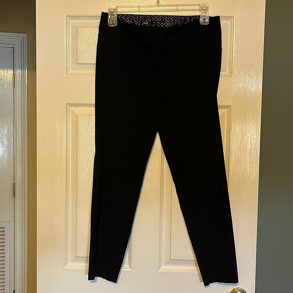 Black stretchy slacks.